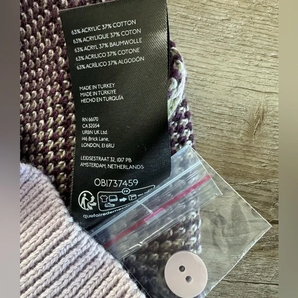 Urban Outfitters Santorini Buttoned Sweater Vest - Picture 6 of 6